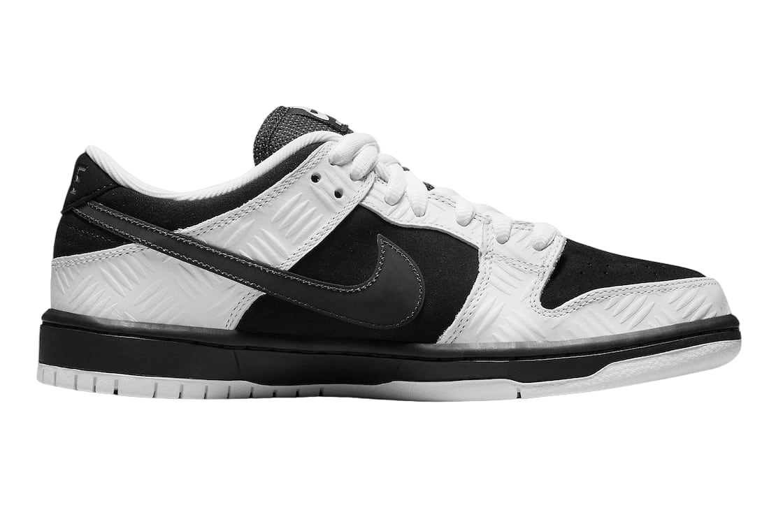 TIGHTBOOTH x Nike SB Dunk Low